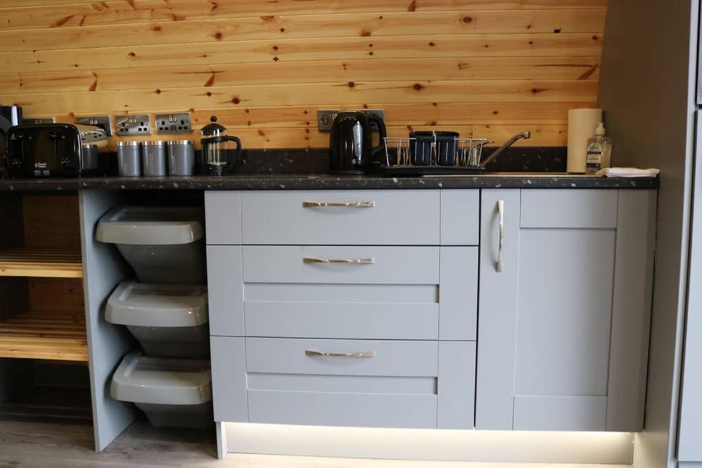 Vila Glampods Glamping Pod - Meet Highland Cows And Sheep Elgin Exteriér fotografie