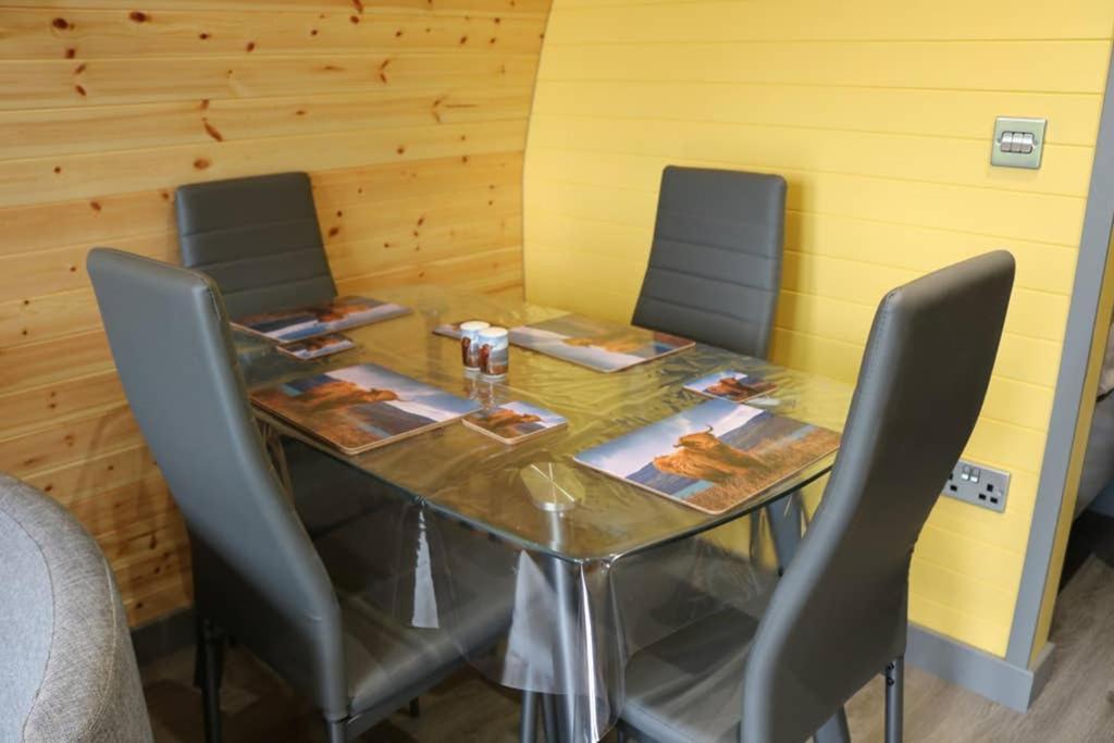 Vila Glampods Glamping Pod - Meet Highland Cows And Sheep Elgin Exteriér fotografie