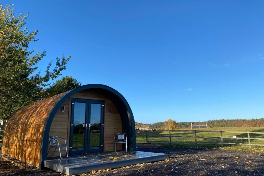 Vila Glampods Glamping Pod - Meet Highland Cows And Sheep Elgin Exteriér fotografie