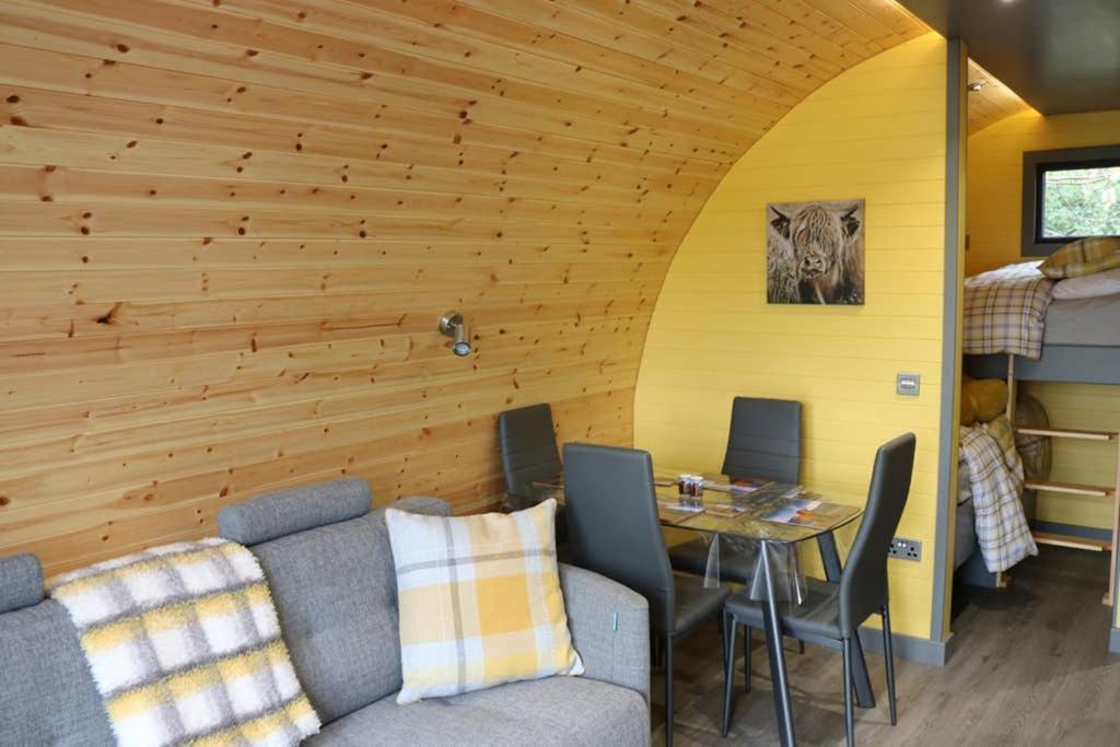Vila Glampods Glamping Pod - Meet Highland Cows And Sheep Elgin Exteriér fotografie