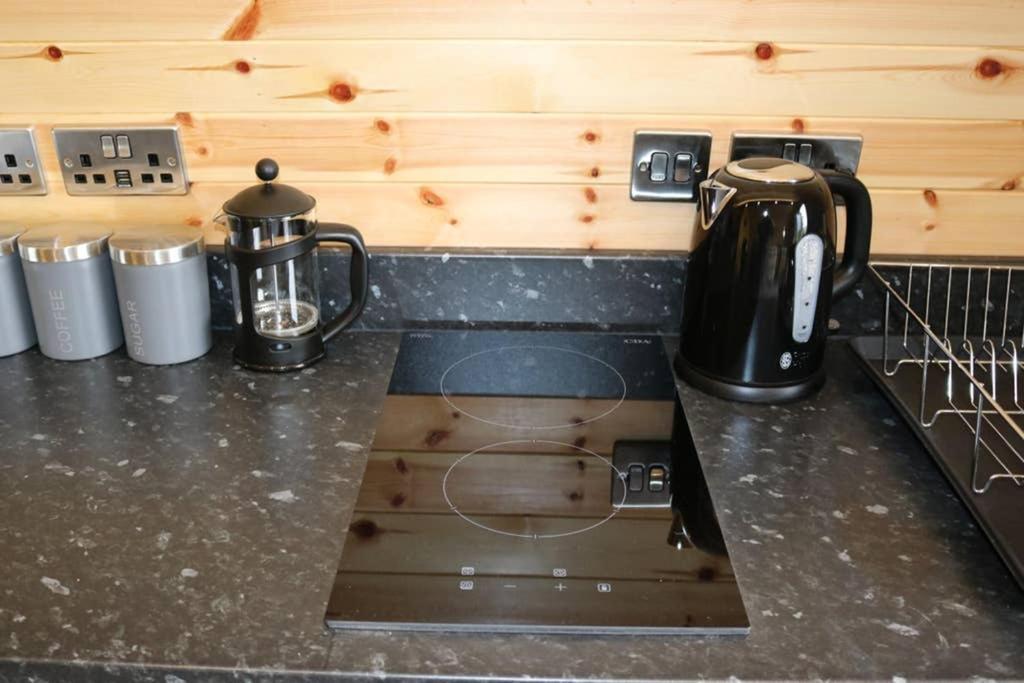 Vila Glampods Glamping Pod - Meet Highland Cows And Sheep Elgin Exteriér fotografie